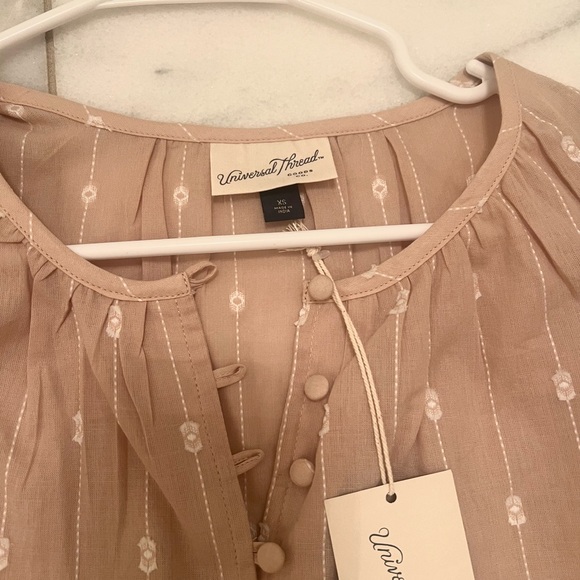 Universal Thread by Target Brown Top with Puff Sleeves - Picture 2 of 3